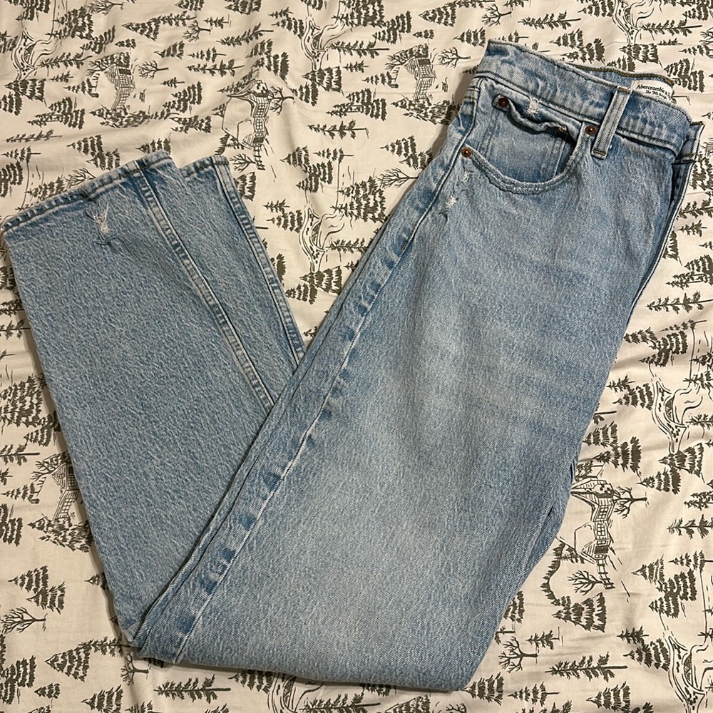 Abercrombie Ultra High Rise 90s Straight Jean
